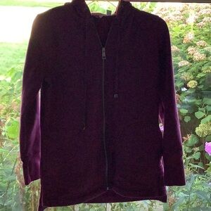 Isaac Mizrahi size xxs purple sweatshirt